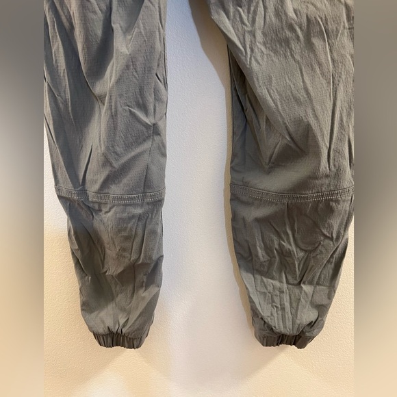 21. ATHLETA Trekkie 2.0 Gray Jogger - Picture 6 of 16